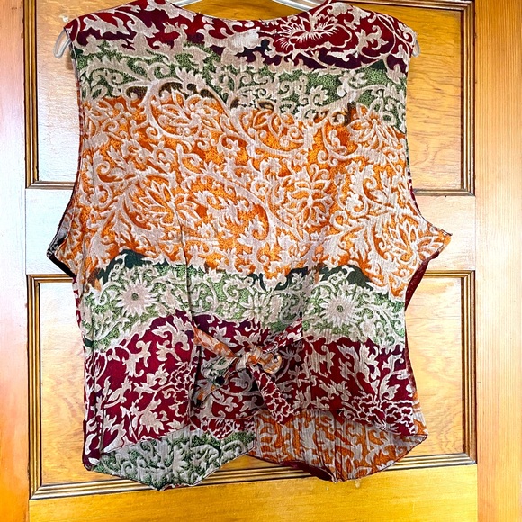 Multi color button down vest.  Sz M - Picture 2 of 4